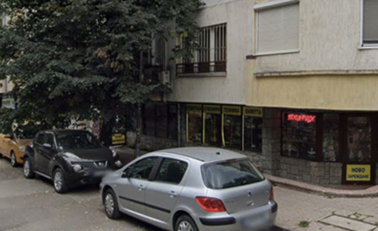 Улицата пред бл. 510